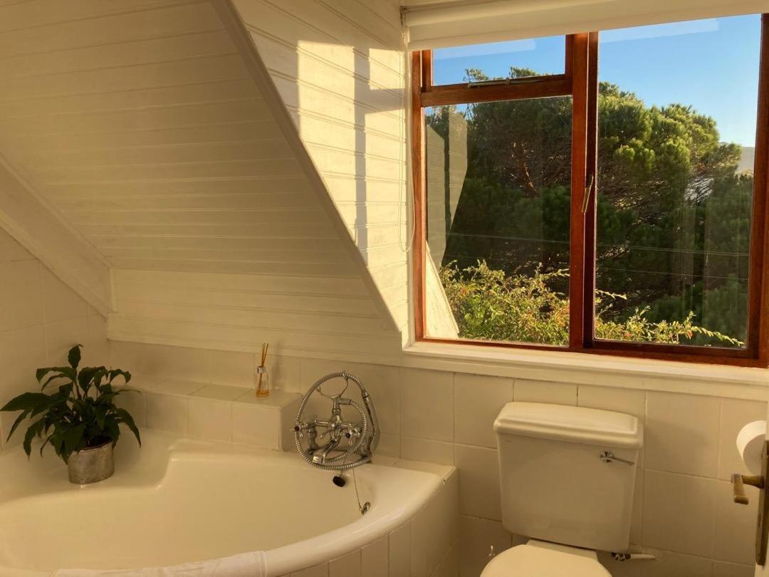 Dunvegan Lodge Clovelly Room photo